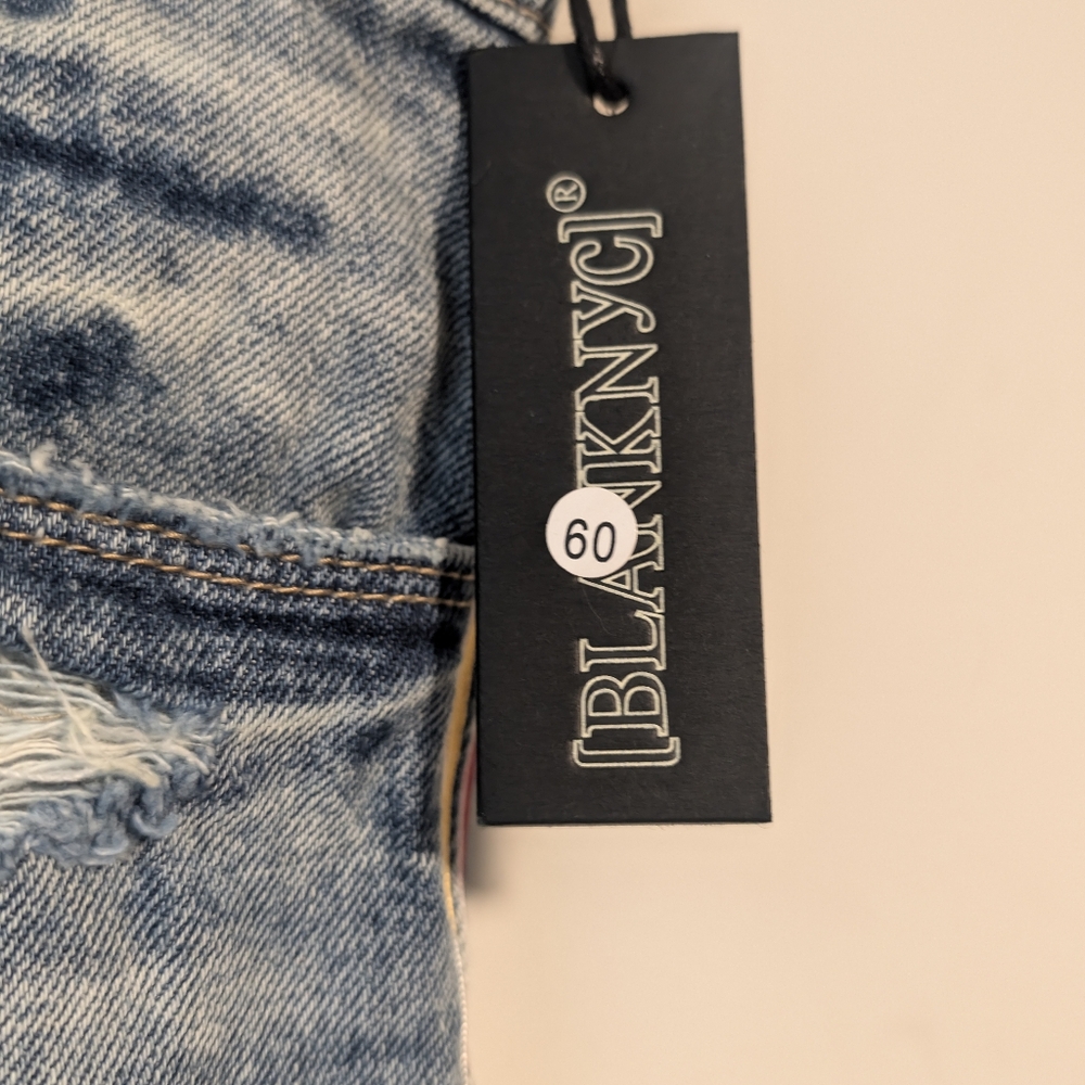 NWT Blank NYC The Barrow Distressed Denim Shorts with Side Stripes Size 25 - Picture 4 of 14